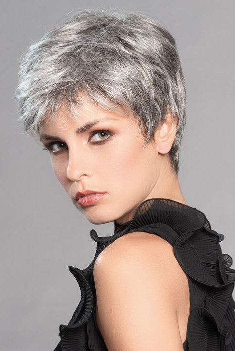 The hand-tied mono crown gives the perfect lift in the crown area with soft wispy bangs