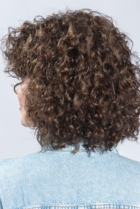 The mini lace gives the perfect amount of lift to keep the fring soft and natural