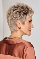 Straight Chic Wig by Raquel Welch in Shaded Biscuit (RL19/23SS)