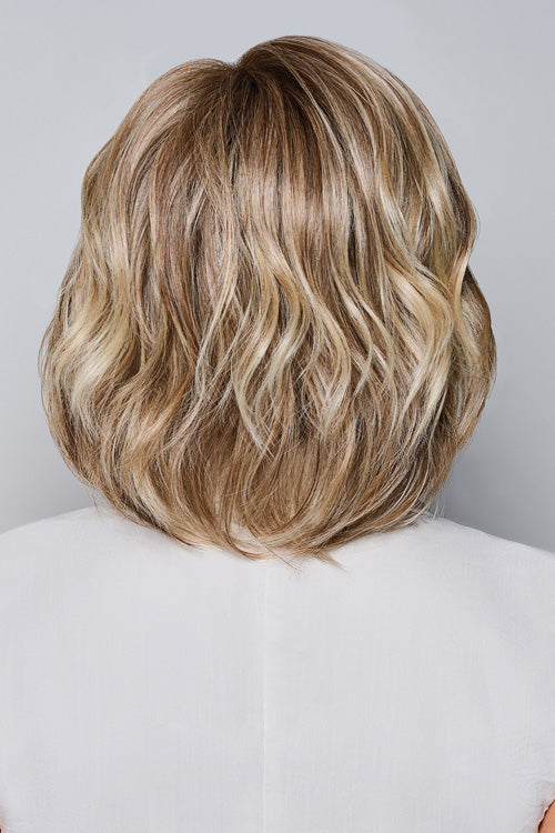 Waves And Raves Wig by Raquel Welch in Shaded Sand (RL16/21SS)