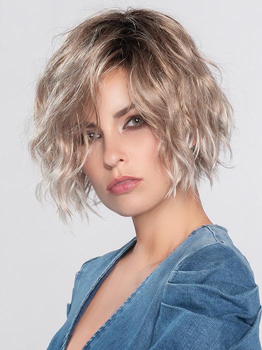 The relaxed beach-like waves give this bob a fun and fresh look for any occasion