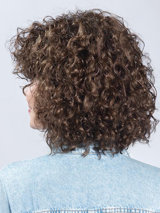 The mini lace gives the perfect amount of lift to keep the fring soft and natural